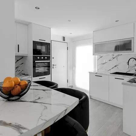 Diogenis Seaside Apartament *